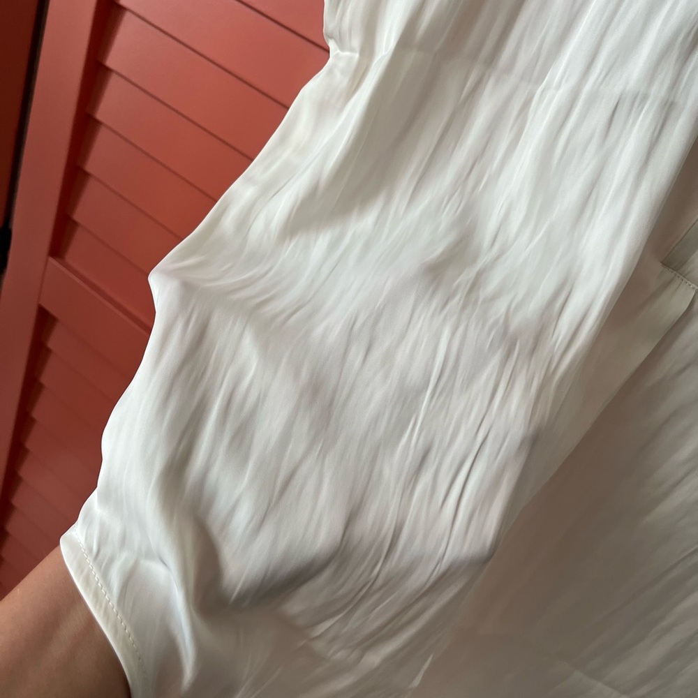 Ivory blouse ✨ - Picture 3 of 4